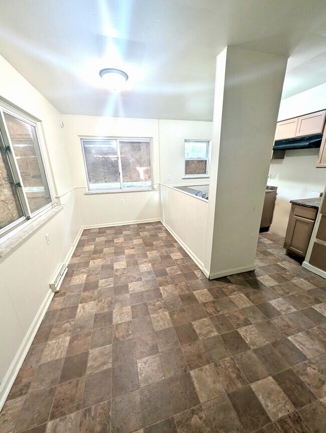Building Photo - 1161 Forest Hill Ave