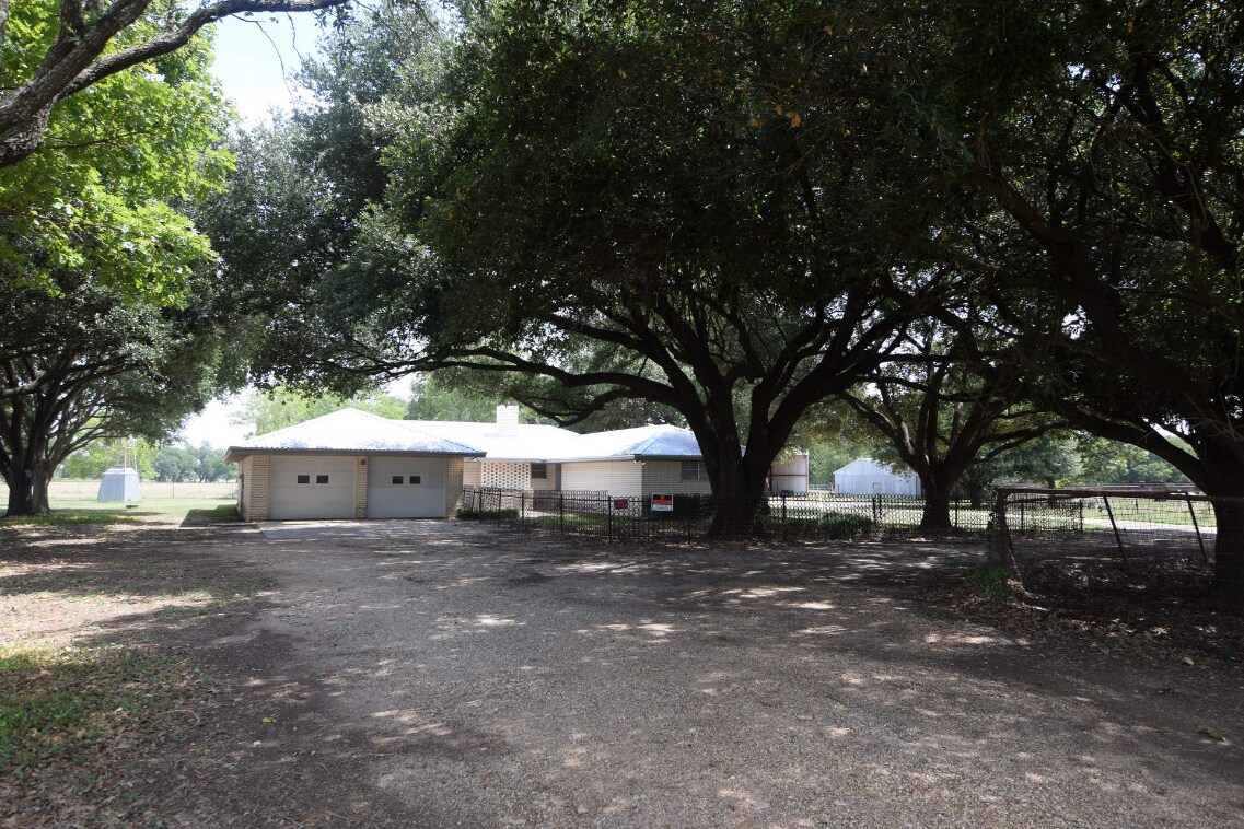 Foto principal - 2777 Wilson Valley Rd