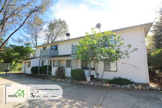 Building Photo - 1553 Bramble Pl