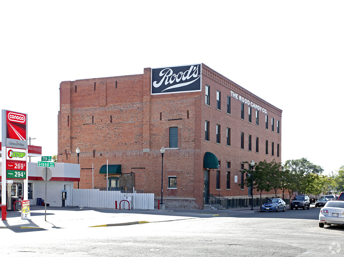 Primary Photo - Rood Candy Apartments