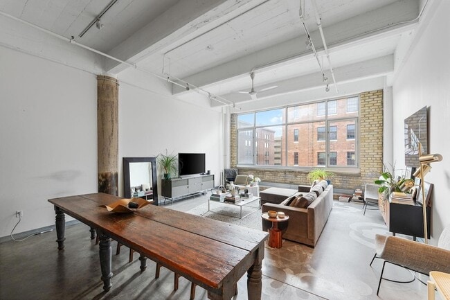 Foto del edificio - 700 N Washington Ave