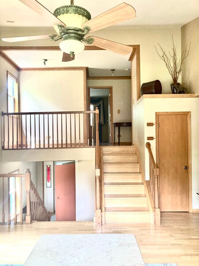 Building Photo - 619 Buckskin Ln