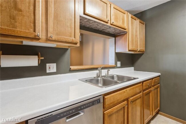 Building Photo - 2 br, 2 bath Condo - 3507 E Ave NW D Unit D