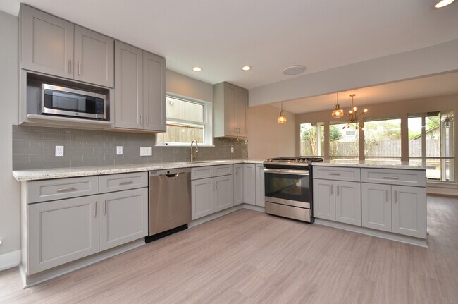 Building Photo - 4603 Sylvan Glen Dr