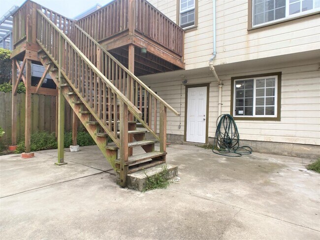 Building Photo - 4144 Moraga St