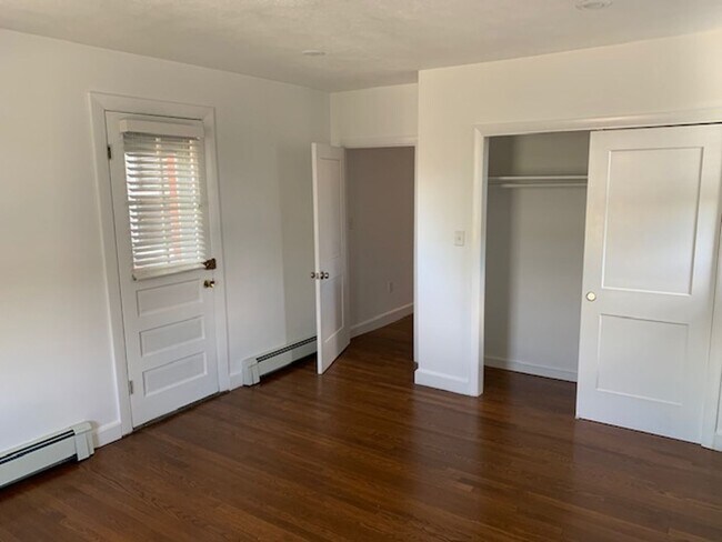 Foto del edificio - 2 bed/1 bath in Brookline