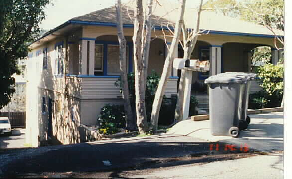 Building Photo - 31 Valencia Ave