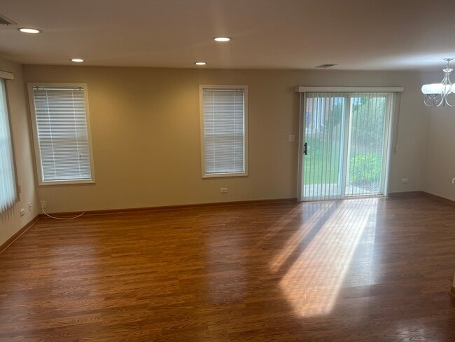 Building Photo - 250 Regal Ct
