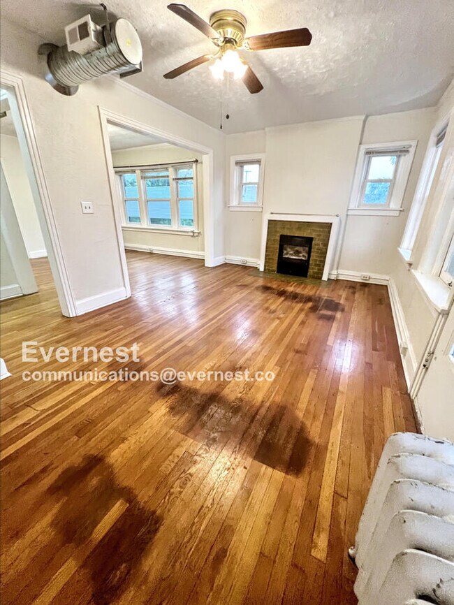 Foto del edificio - 2807 Gillham Rd