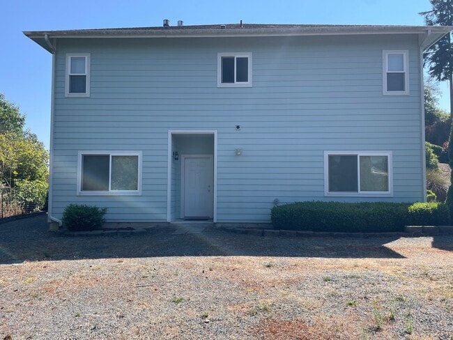 Building Photo - 2128 Freund St