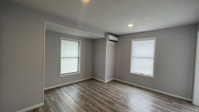 Building Photo - 1723 Alta Vista St