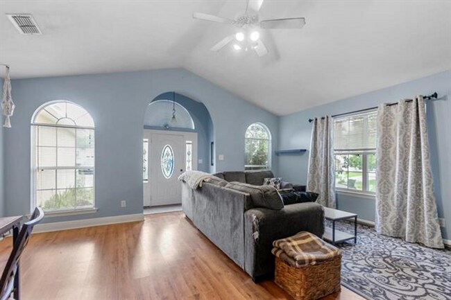 Building Photo - NE Tallahassee Home In Centre Court