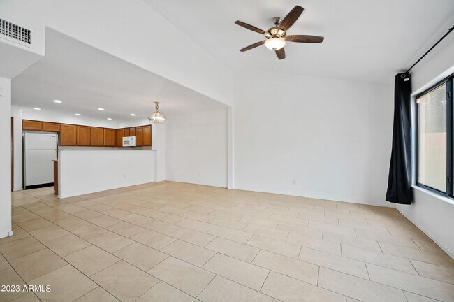 Foto del edificio - 4734 W Townley Ave