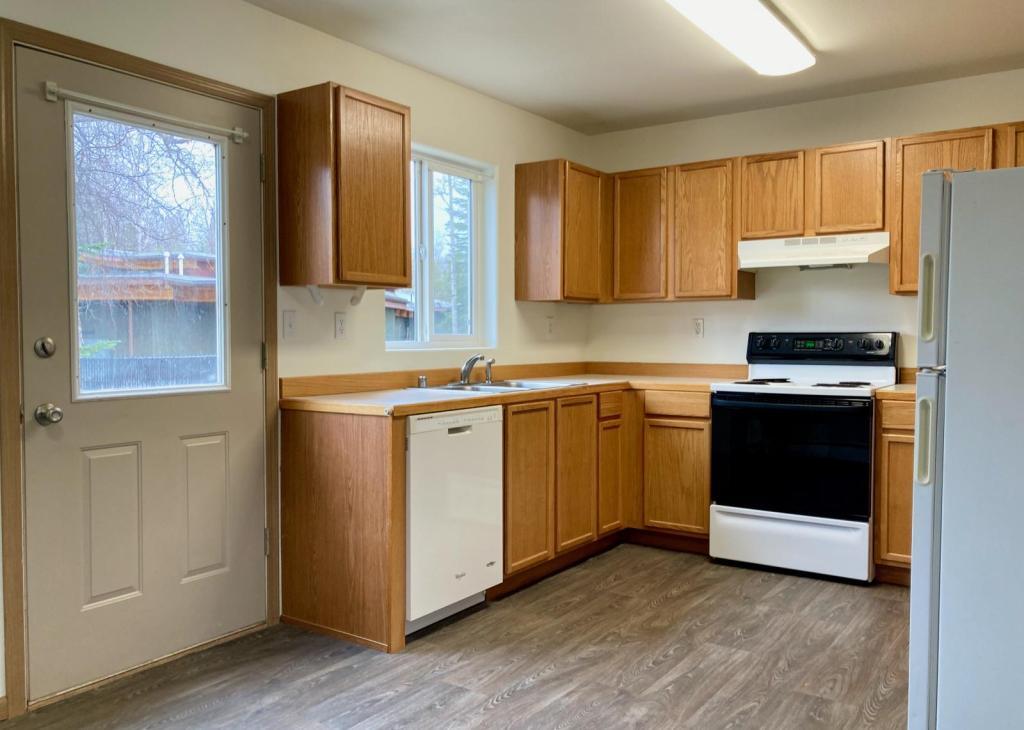 Primary Photo - Tiara Apartments - Soldotna