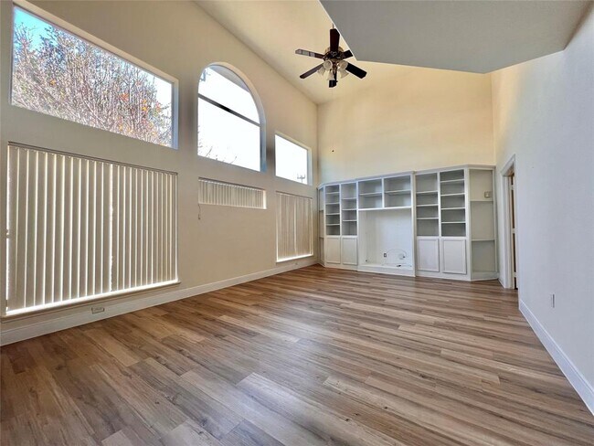 Building Photo - 8530 Regalbrook Dr