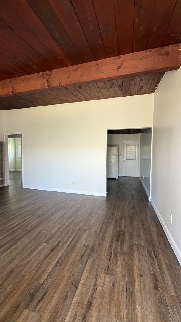 Foto del edificio - 1184-1186 Elm Avenue