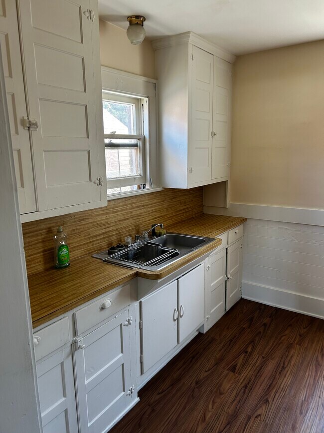 Foto del edificio - 1033 E 28th St