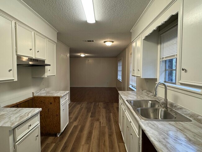 Foto del edificio - 2235 Scanlon Dr