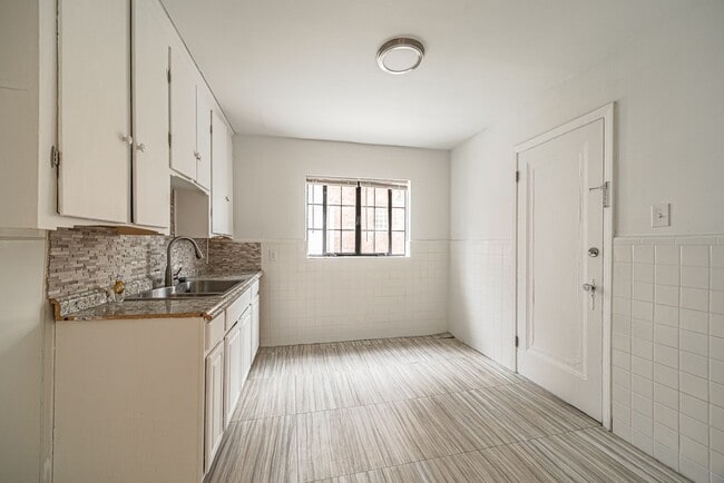 Building Photo - 17601/17603 Santa Rosa - FDR
