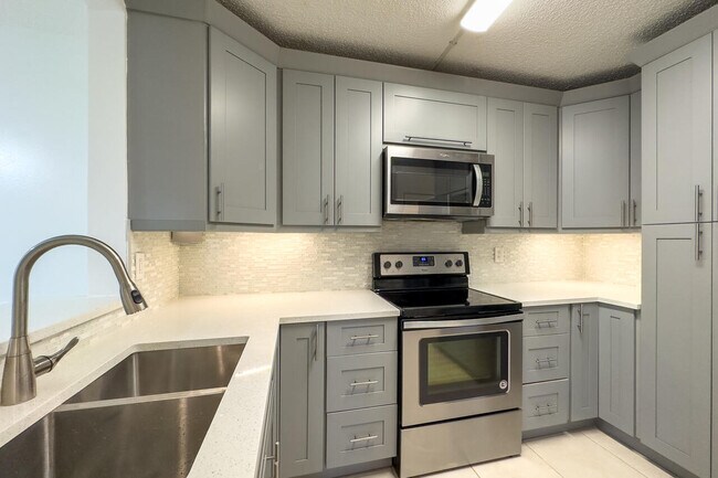 Building Photo - 6299 Chasewood Dr