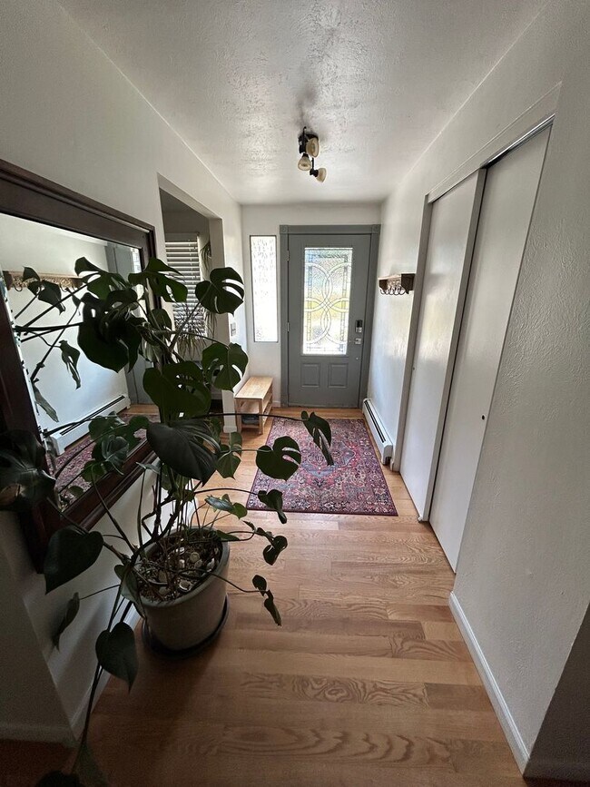 Building Photo - 4 Bedroom in South Missoula!