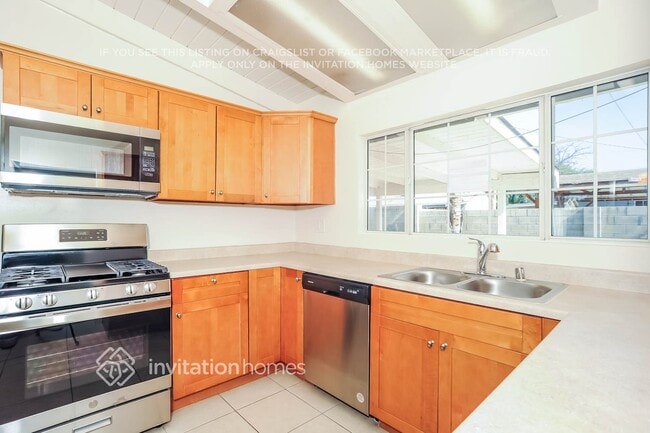 Foto del edificio - 8002 Crosnoe Ave