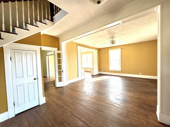 Building Photo - 624 N Wentz St