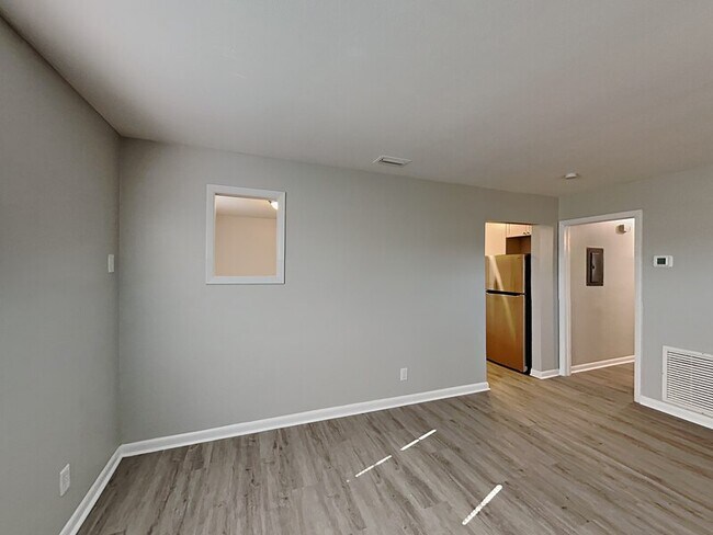 Foto del edificio - 6931 Miss Muffet Ln N