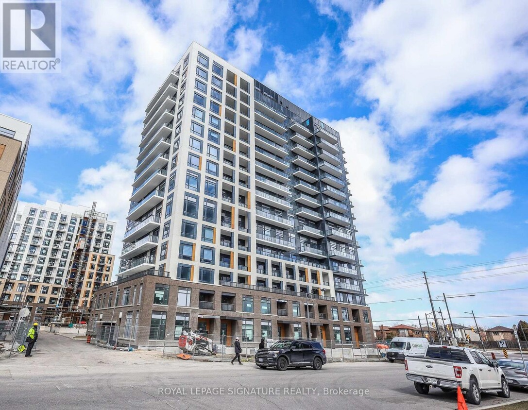 Primary Photo - 7950-7950 Bathurst St