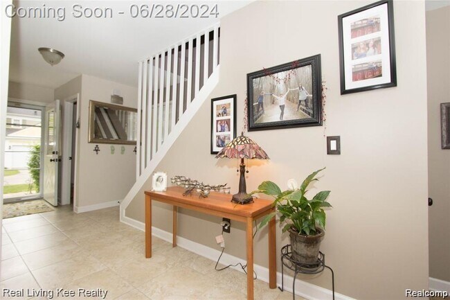 Building Photo - 1388 Crescent Ln