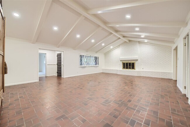 Building Photo - QUAINT RANCH STYLE HOME IN OVERTON PARK!