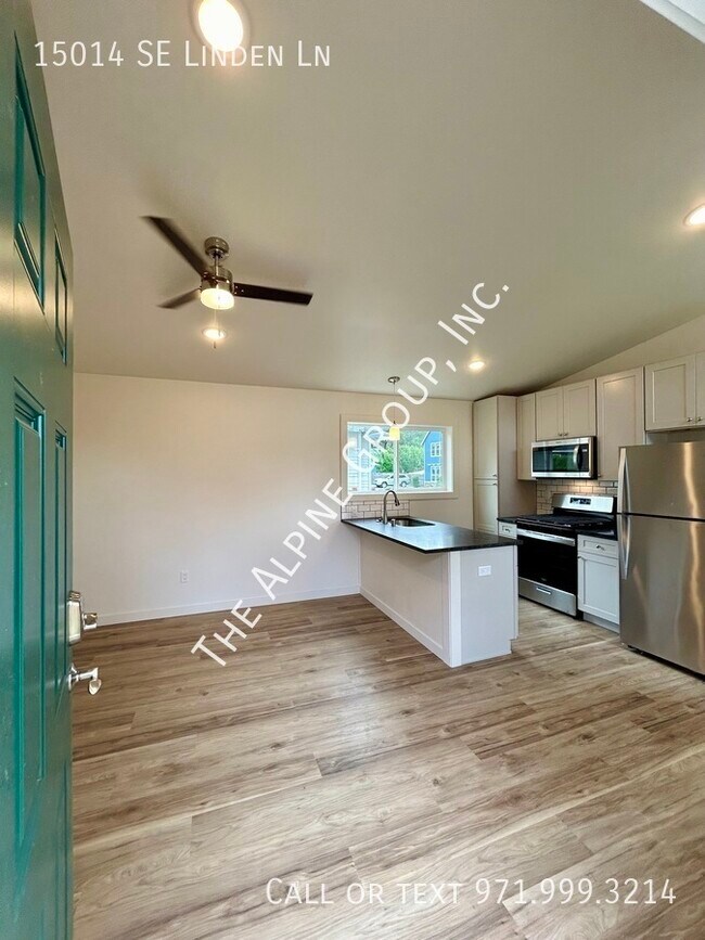 Building Photo - Brand New Build in Milwaukie!
