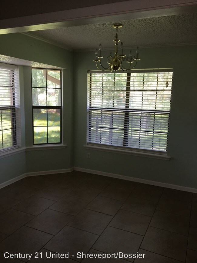 Foto del edificio - 3403 Woodvine Cir