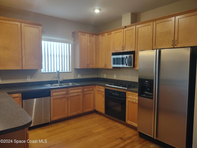 Building Photo - 3541 Deer Lakes Dr