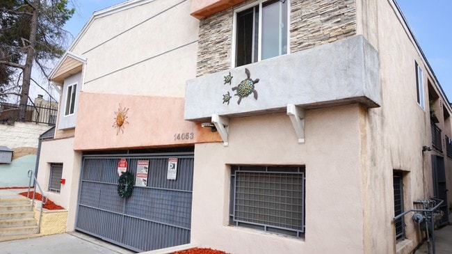 Building Photo - 14053 Leffingwell Rd