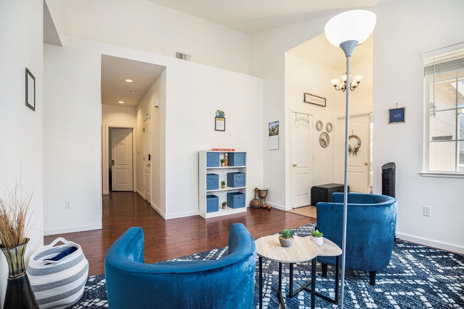 Building Photo - 1701 Mount Silliman Way