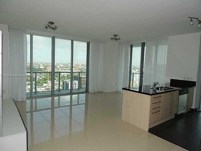 Foto del edificio - 79 SW 12th St