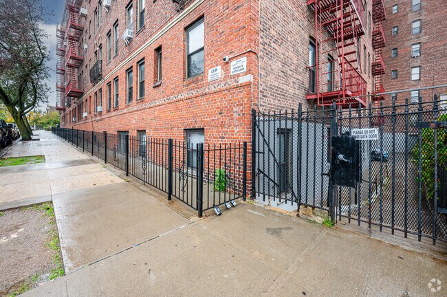 Building Photo - 44-14 Newton Rd