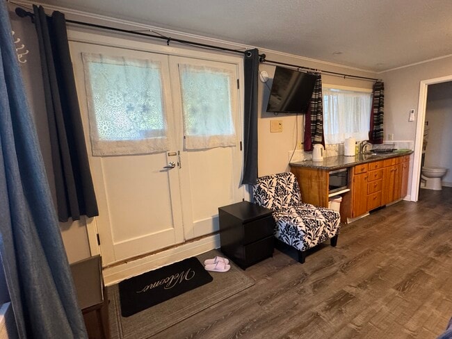 Building Photo - 3354 NW Crest Dr