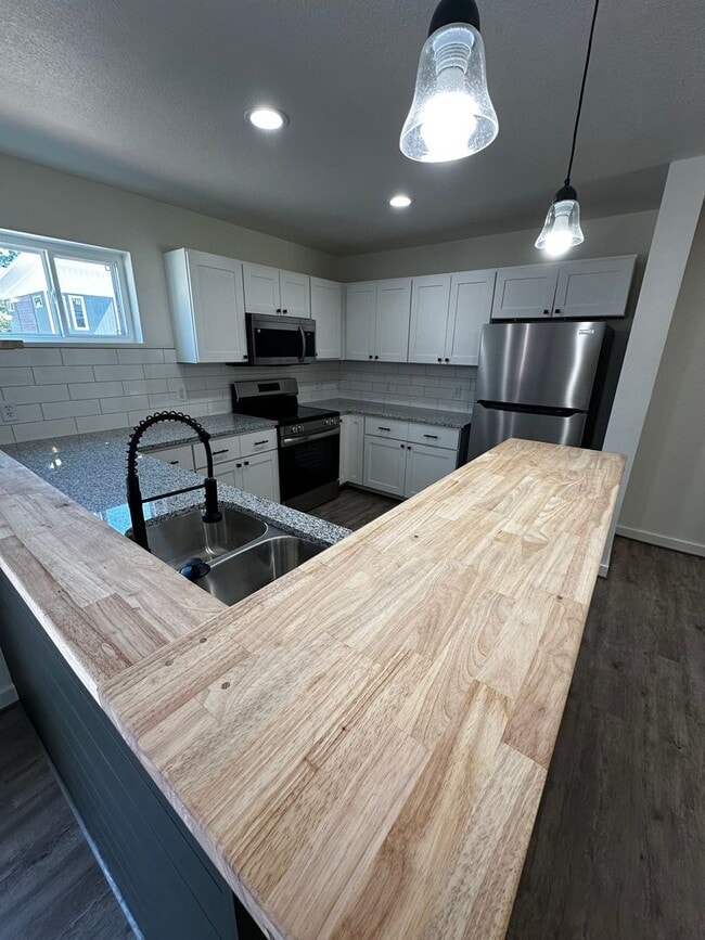 Foto del edificio - 1350 E 24th St