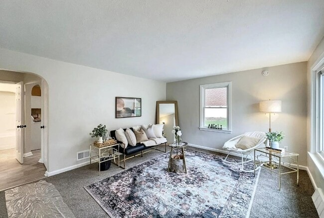 Building Photo - Available Now! Newly Renovated 3 Bedroom, ...