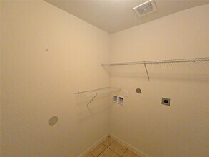 Building Photo - 2303 Golden Brandy Ln