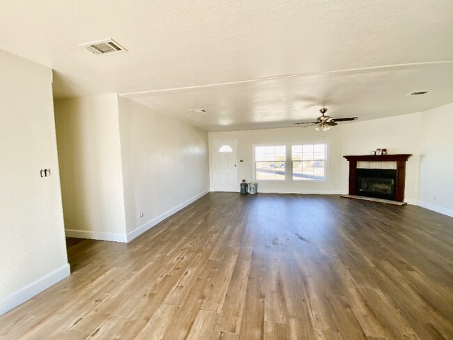 Foto del edificio - 415 Mostyn Ln