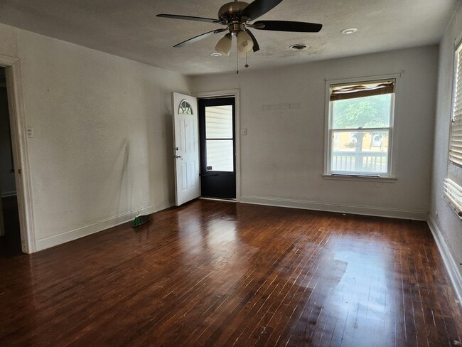 Building Photo - 724 Wheless Ave