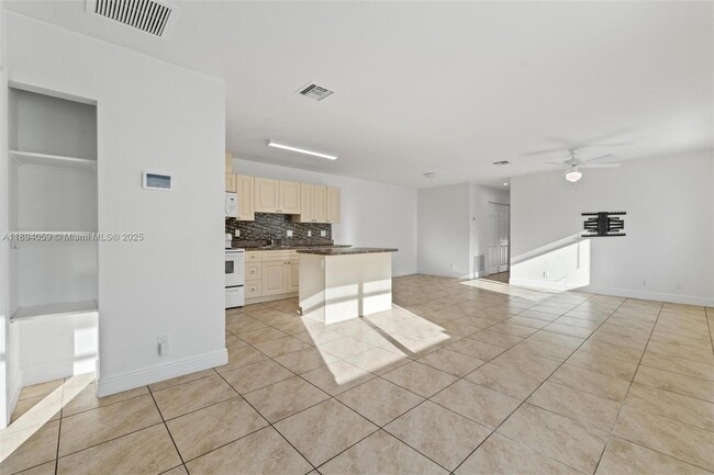 Foto del edificio - 6035 SW 40th Ct