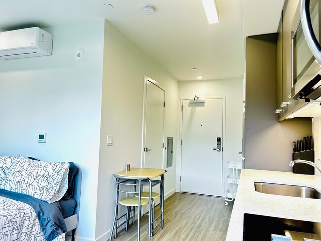 Building Photo - DOCK 59 APARTMENTS