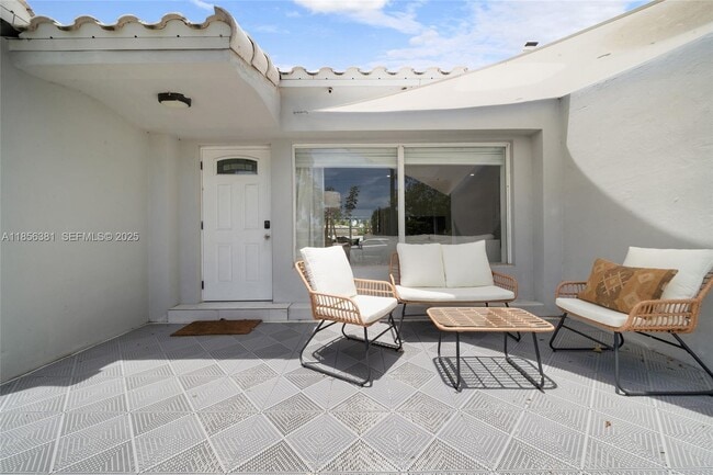 Building Photo - 1625 Hollywood Blvd