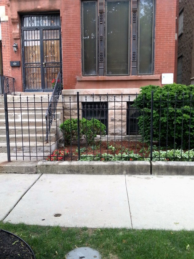 Foto principal - 3117 S Giles Ave