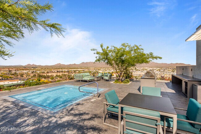 Foto del edificio - 7120 E Kierland Blvd