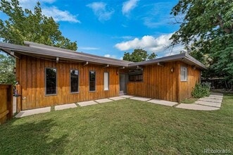 Building Photo - 1490 S Filbert Way